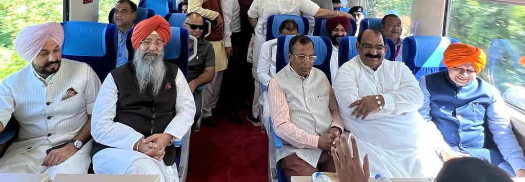 प्रधानमंत्री श्री नरेन्द्र मोदी जी ने वंदे भारत ट्रेन की सौगात सिख समुदाय को दी – इकबाल सिंह लालपुरा