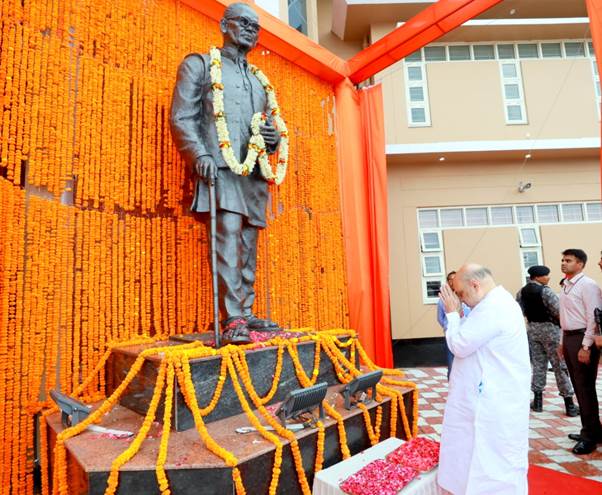 जेपी ने सत्ता से बाहर रहकर परिवर्तन करने का एक उत्कृष्ट उदाहरण देश के सामने रखा