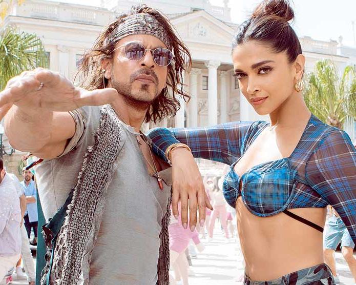 ‘झूमे जो पठान’ में दीपिका को डांस नहीं करने देना चाहते SRK, इस महिला के ठुमके देखकर पिघल गए शाहरुख