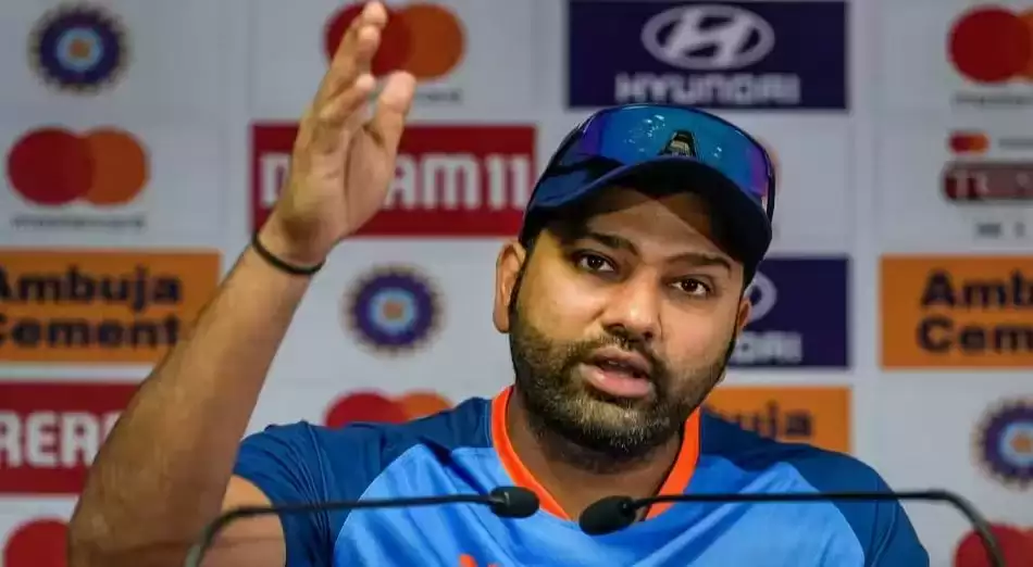 IND vs AUS: रोहित शर्मा पर भड़के सुनील गावस्कर! ऑस्ट्रेलिया के खिलाफ छोड़ा पहला वनडे तो हुए गुस्सा