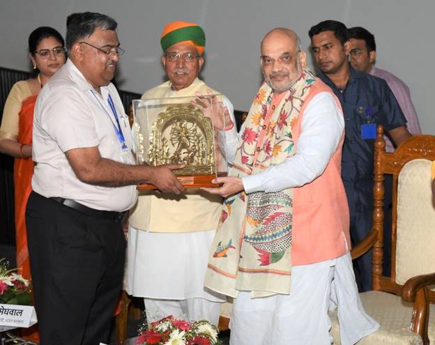 केन्द्रीय गृह एवं सहकारिता मंत्री श्री अमित शाह ने आज पश्चिम बंगाल के कोलकाता में फिल्म ‘Luminaries of Bengal’ को रिलीज़ किया