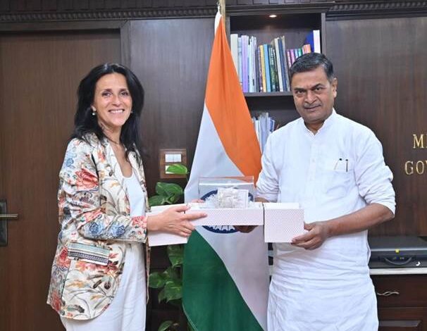 फ्रांसीसी प्रतिनिधिमंडल ने केंद्रीय विद्युत और नवीन एवं नवीकरणीय ऊर्जा मंत्री से मुलाकात की और वैश्विक ऊर्जा परिवर्तन में तेजी लाने के लिए सहयोग के बारे में विचार-विमर्श किया