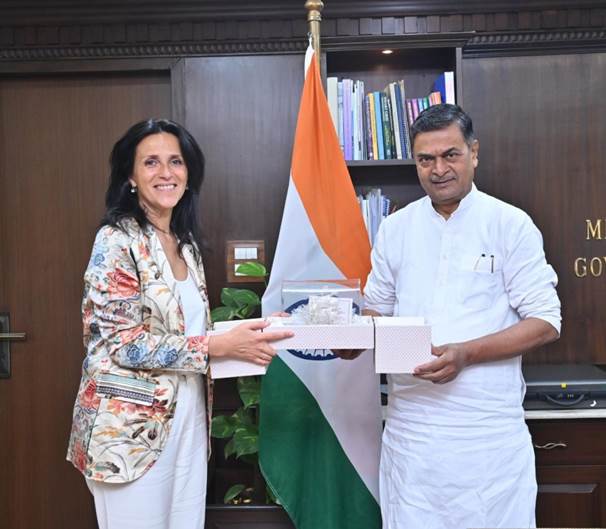 फ्रांसीसी प्रतिनिधिमंडल ने केंद्रीय विद्युत और नवीन एवं नवीकरणीय ऊर्जा मंत्री से मुलाकात की और वैश्विक ऊर्जा परिवर्तन में तेजी लाने के लिए सहयोग के बारे में विचार-विमर्श किया