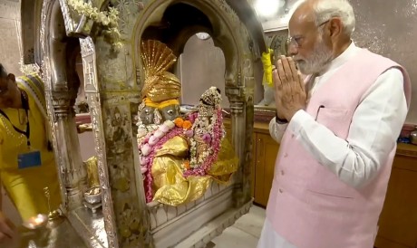 प्रधानमंत्री ने पुष्कर में पूजा-अर्चना की