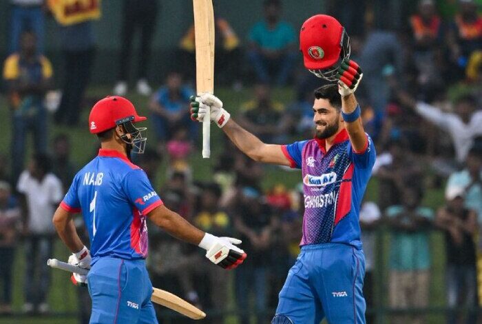 गुरबाज-जादरान के बाद ताश के पत्तों की तरह बिखर गई अफगान टीम, लास्ट के बैटरों ने मोबाइल नंबर की तरह बनाए रन