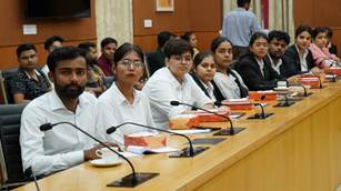 न्याय विभाग द्वारा प्रशिक्षुओं के साथ इंटरैक्टिव सत्र आयोजित किया गया