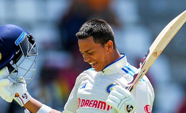 Ind vs WI: 21 साल के यशस्वी ने 1 पारी से बदला 91 साल का इतिहास, डेब्यू टेस्ट में सेंचुरी, दुनिया ठोक रही सलाम