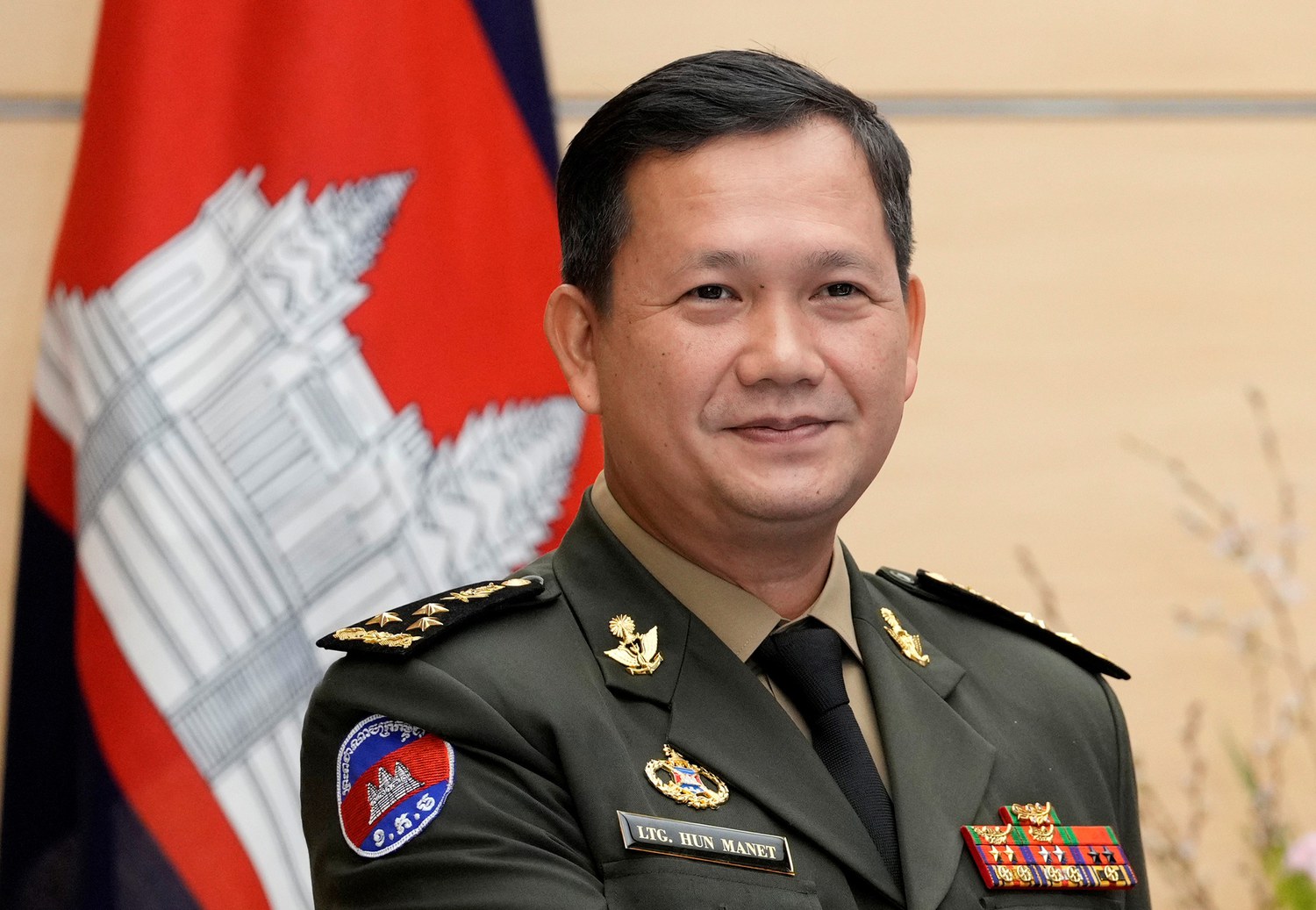 निवर्तमान प्रधानमंत्री हुन सेन के बेटे हुन मानेट बने कंबोडिया के नए पीएम