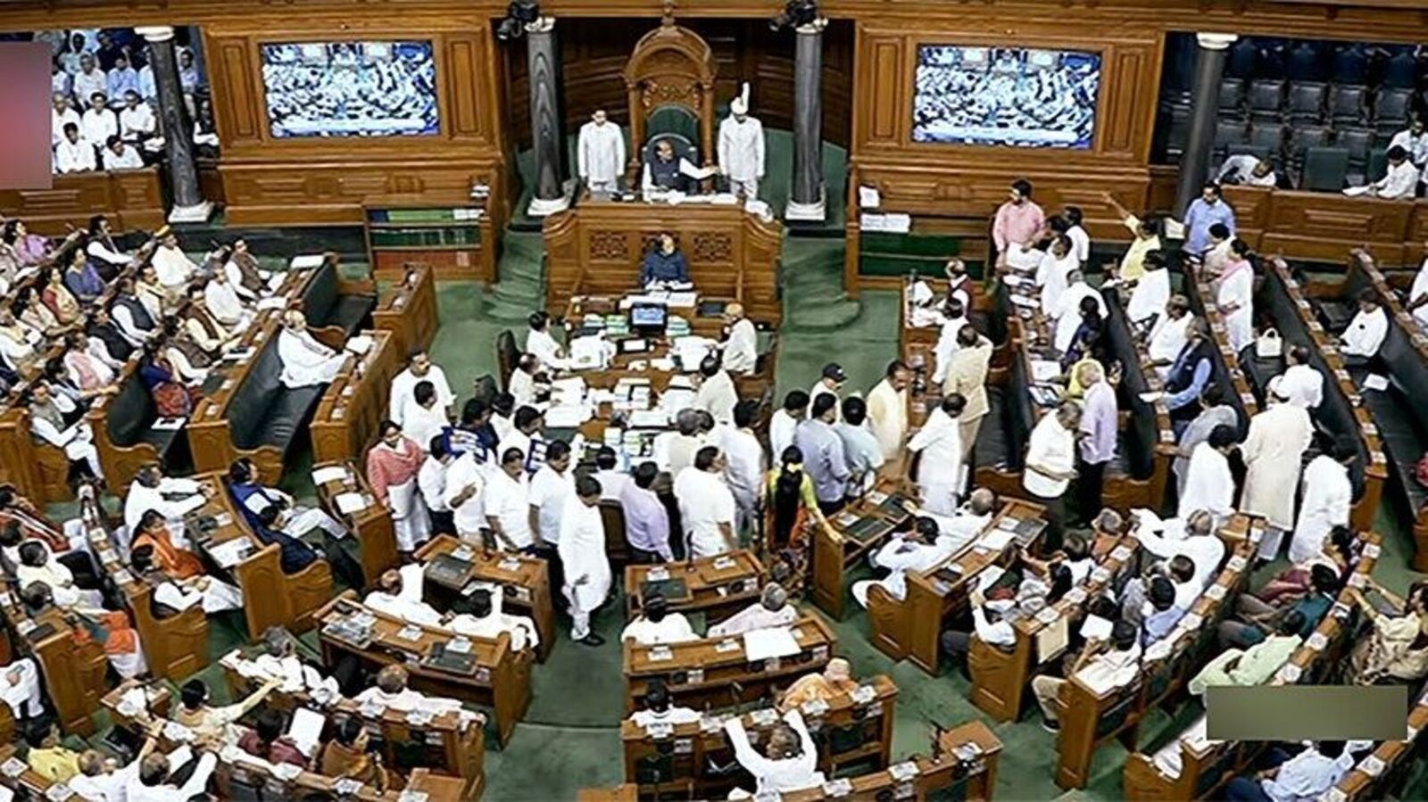 लोकसभा में सरकार के खिलाफ अविश्वास प्रस्ताव पर चर्चा जारी