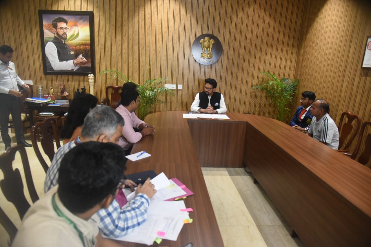 श्री अनुराग सिंह ठाकुर ने पंडित दीनदयाल उपाध्याय राष्ट्रीय खिलाड़ी कल्याण कोष (पीडीयूएनडब्ल्यूएफएस) के अंतर्गत एथलीटों को सम्मानित किया