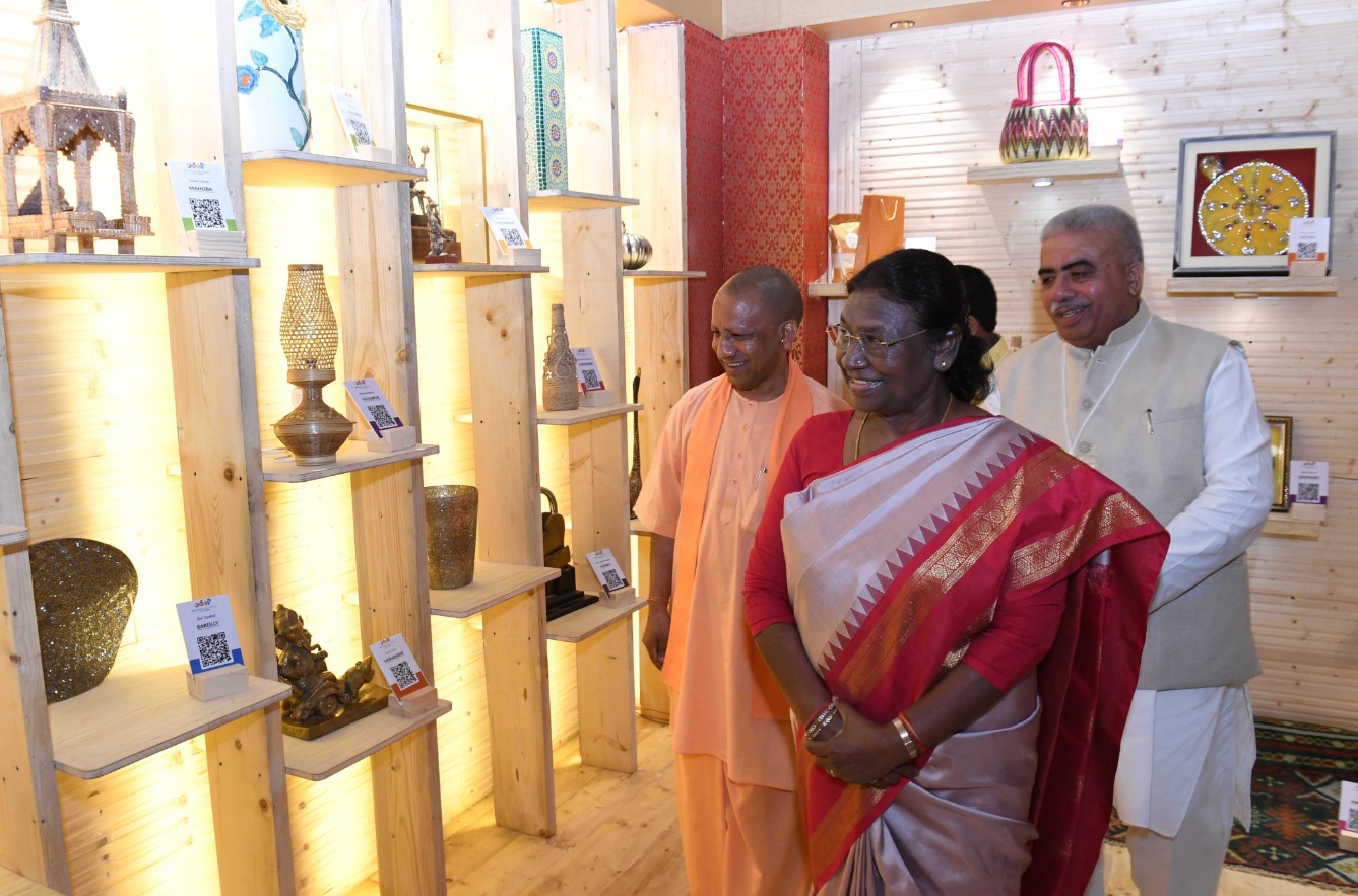 भारत के दुनिया के तीसरी सबसे बड़ी अर्थव्यवस्था बनने में यूपी को अहम भूमिका निभानी है: राष्‍ट्रपति मुर्मु