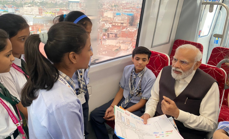 पीएम मोदी ने रीजनल रैपिड रेल नमो भारत में यात्रा की