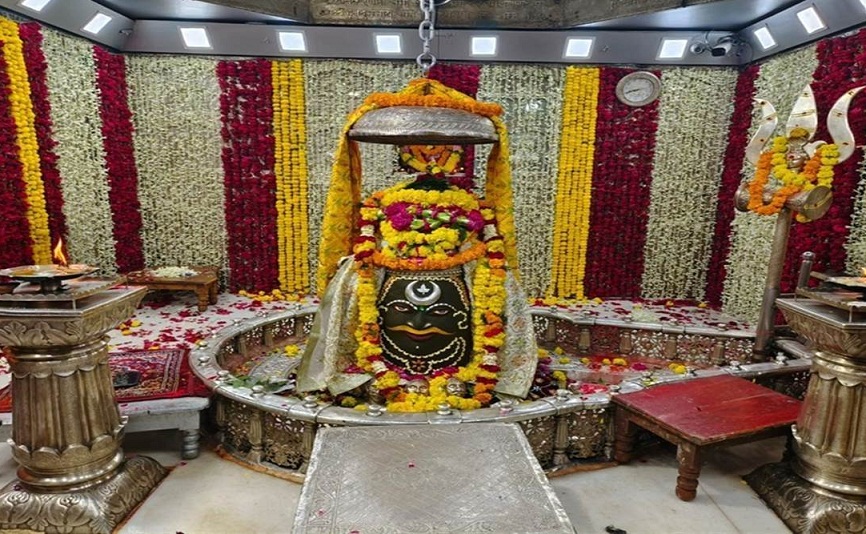 अब आम श्रद्धालुओं की तरह दर्शन करेंगे नेता, महाकाल मंदिर में भी आदर्श आचार संहिता का पालन शुरू