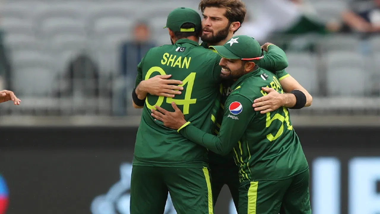 शाहीन अफरीदी क्या बनेंगे पाकिस्तान के अगले कप्तान? बाबर को लेकर भिड़े 2 दिग्गज, एक ने कहा- इमरान खान को…