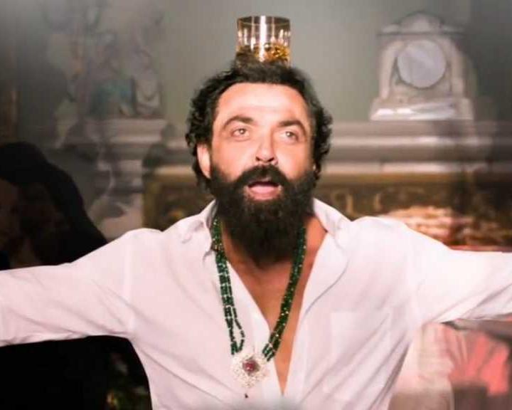 पिता धर्मेंद्र की दूसरी फैमिली से सुधरे रिश्ते, अब फूली नहीं समा रहीं ईशा, Jamal Kudu पर सौतेले भाई बॉबी से ज्यादा थिरकीं एक्ट्रेस