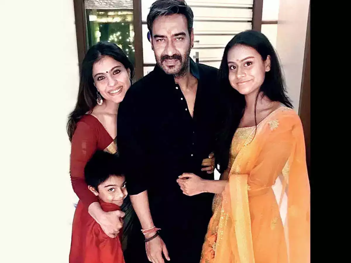 Ajay Devgn ने बच्चों संग मनाया नया साल, शेयर कीं हॉलिडे की तस्वीरें, मोनोकिनी में दिखी लाडली Nysa