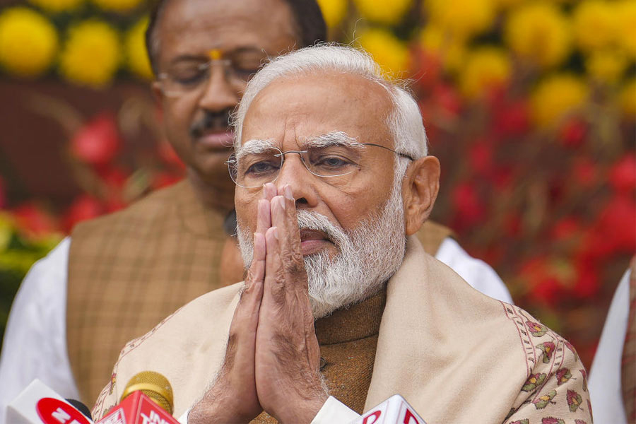 वाराणसी में पीएम मोदी ने कहा- ‘काशी विश्वनाथ धाम देश को निर्णायक भविष्य की ओर ले जाने को तैयार’