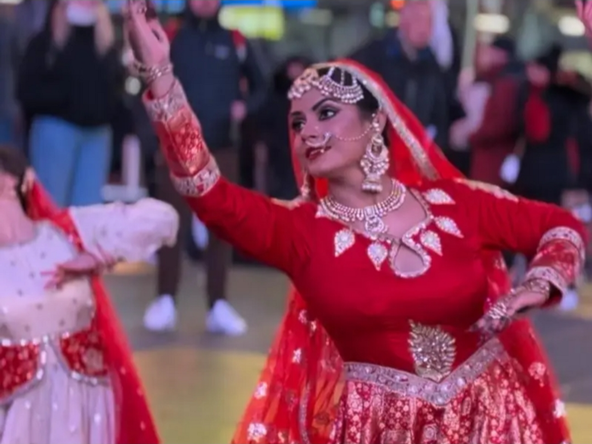 अमेरिका में टाइम्स स्क्वायर पर बिहार की बेटी नीतू चंद्रा ने बिखेरा जलवा, एक्ट्रेस ने बयां की खुशी