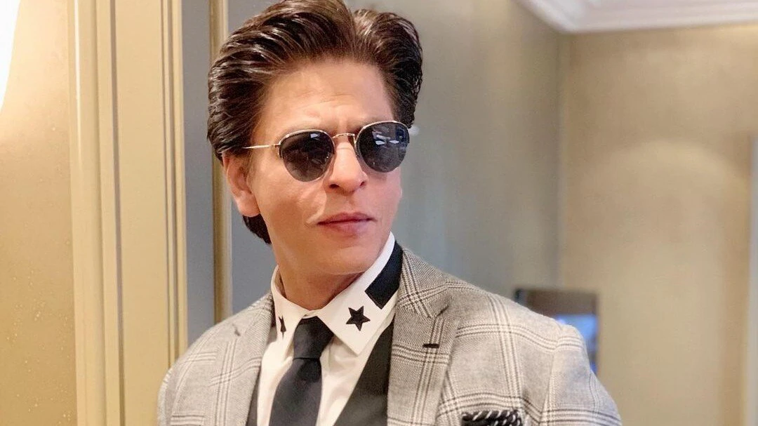 Shah Rukh Khan Video: एयरपोर्ट पर फैन ने किया कुछ ऐसा, गदगद हो गए शाहरुख खान, वायरल हुआ वीडियो
