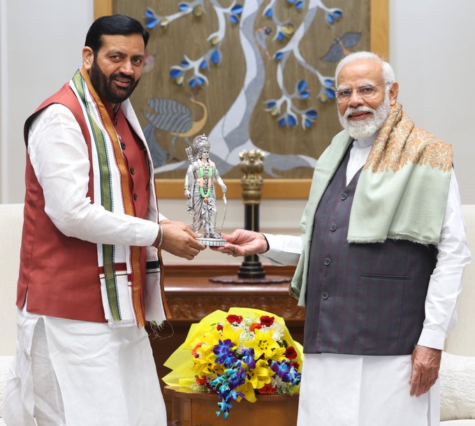 हरियाणा के मुख्यमंत्री श्री नायब सैनी ने आज प्रधानमंत्री श्री नरेन्द्र मोदी से मुलाकात की।