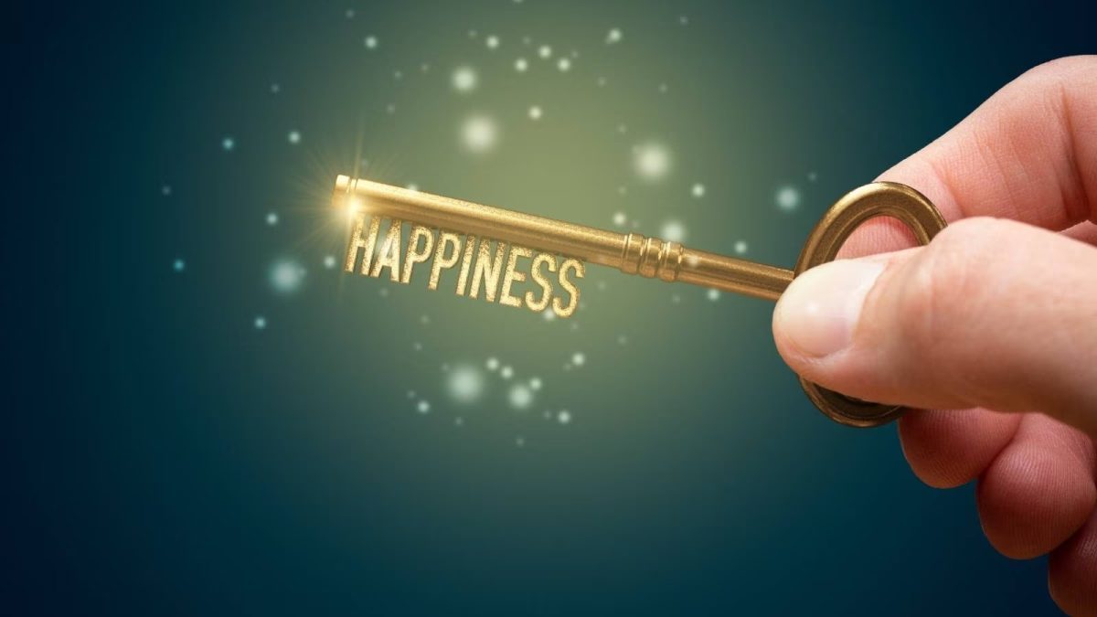 International Day Of Happiness: “रूप निखरता है, मुस्कुराया करो”