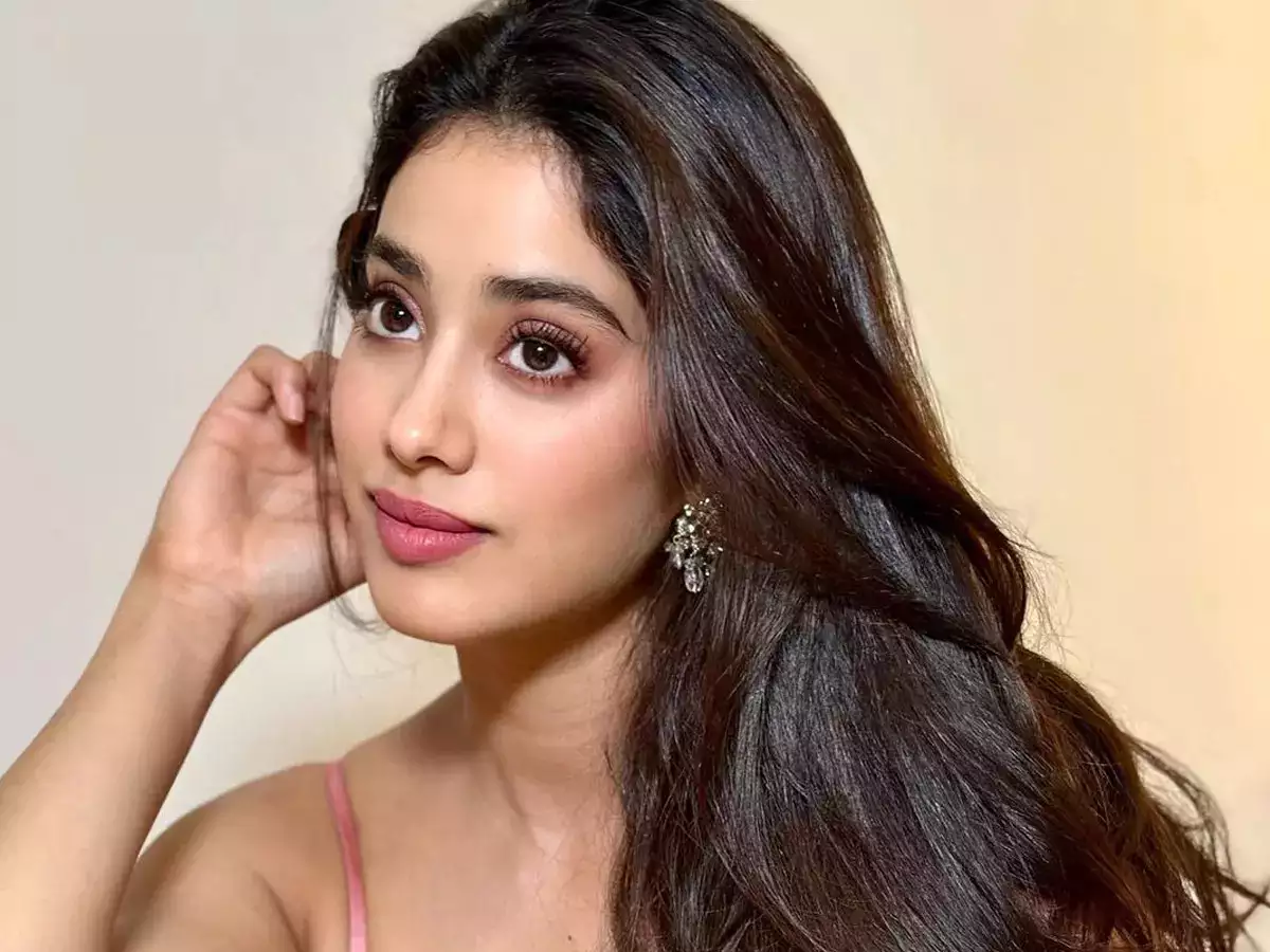 Janhvi Kapoor Next Movie: 1 नहीं साउथ की 2-2 फिल्मों में काम करेंगी जाह्नवी, Jr NTR के बाद RRR के इस एक्टर संग बनी जोड़ी