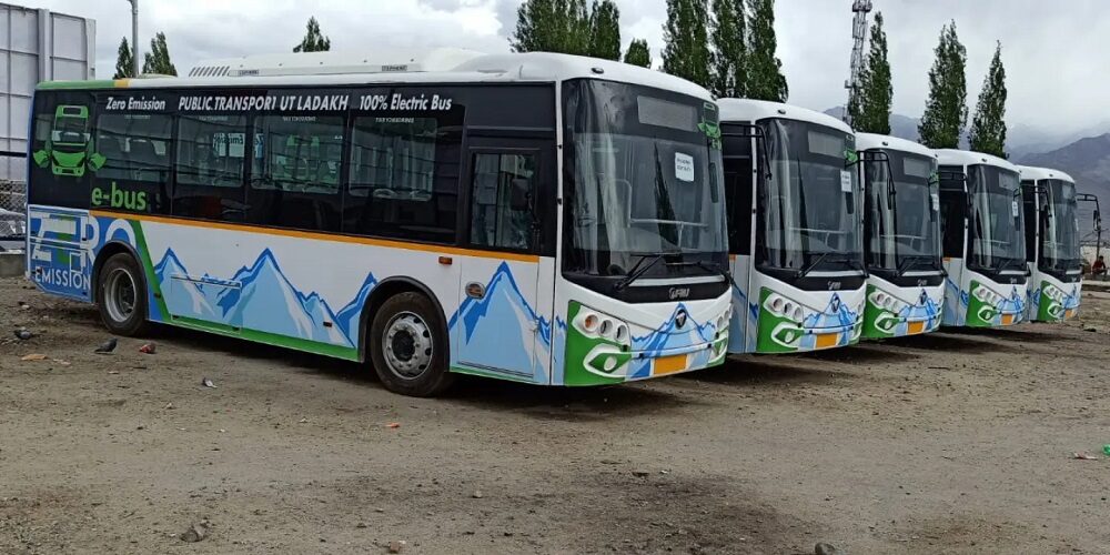 लद्दाख को कार्बन न्यूट्रल UT बनाने की पहल, इलेक्ट्रिक वाहनों के सफल परीक्षण पूरे