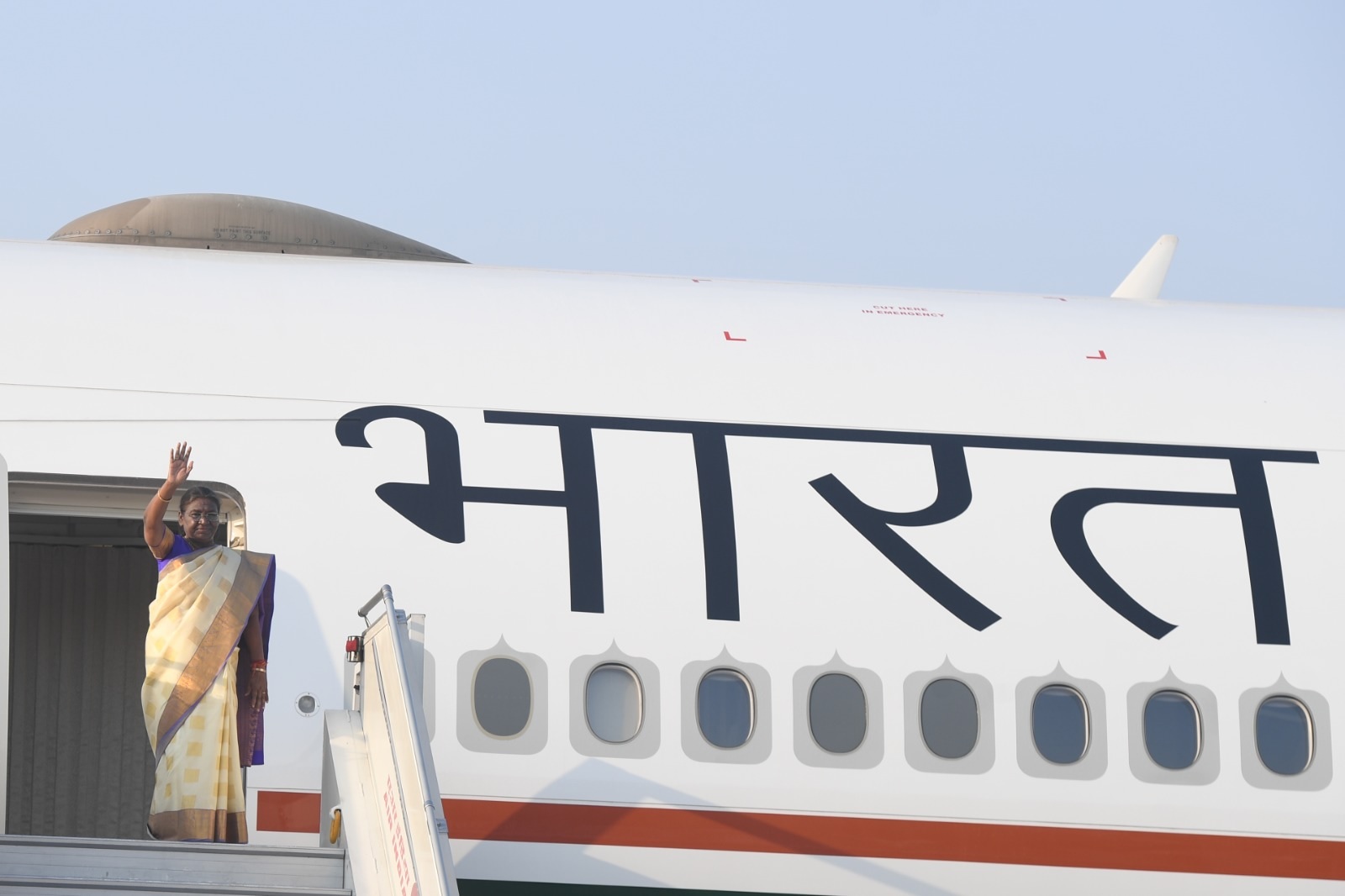 राष्ट्रपति मुर्मु मॉरीशस की अपनी पहली राजकीय यात्रा पर रवाना, मॉरीशस के राष्ट्रीय दिवस समारोह में होंगी मुख्य अतिथि