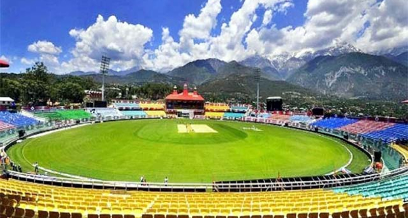 अब धर्मशाला क्रिकेट स्टेडियम की पिचों पर लगेगी आर्टिफिशियल घास
