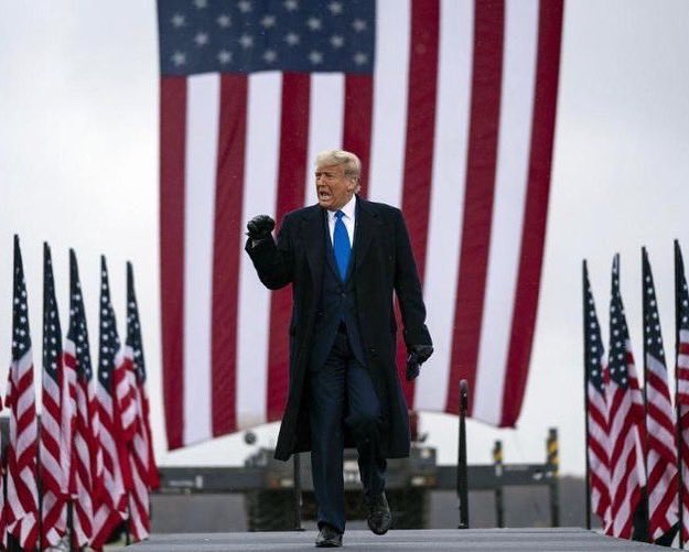 अदालत ने ट्रंप को पोर्न स्टार से जुड़े मामले में अवमानना का दोषी ठहराया, 9000 डॉलर का लगाया जुर्माना