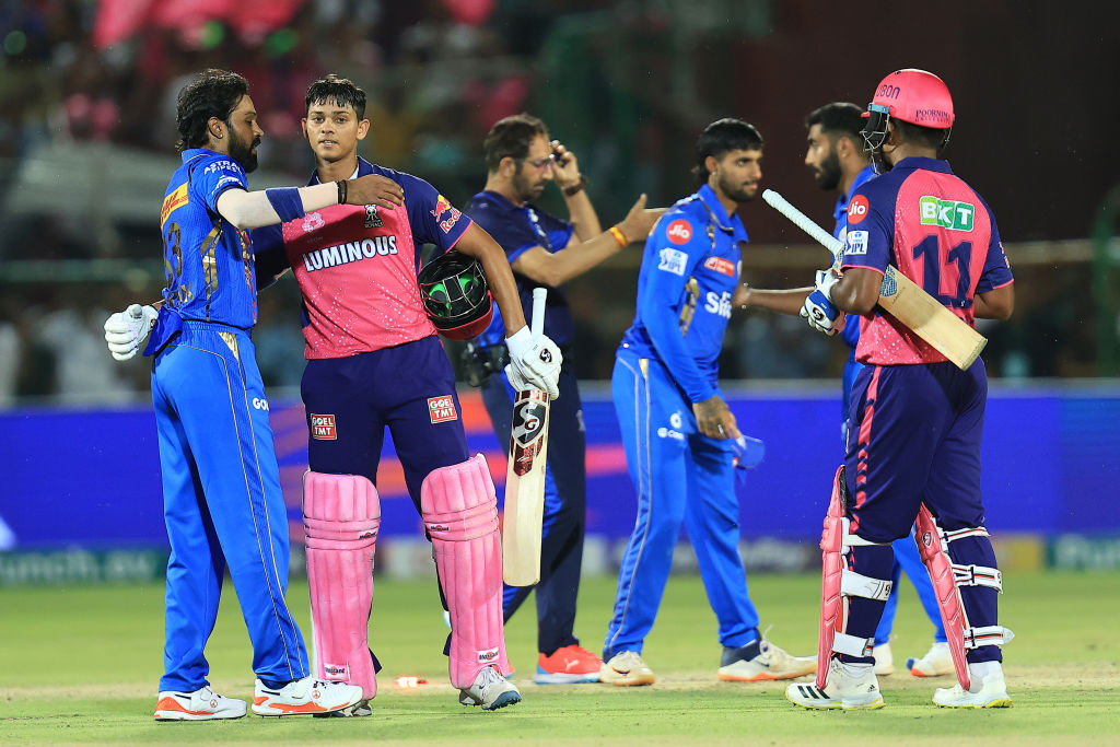 आईपीएल 2024: प्लेऑफ की दौड़ से बाहर होने वाली पहली टीम बनी मुंबई इंडियंस