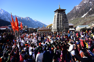 प्रधानमंत्री ने श्रद्धालुओं को चार धाम यात्रा के शुभारंभ की बधाई दी