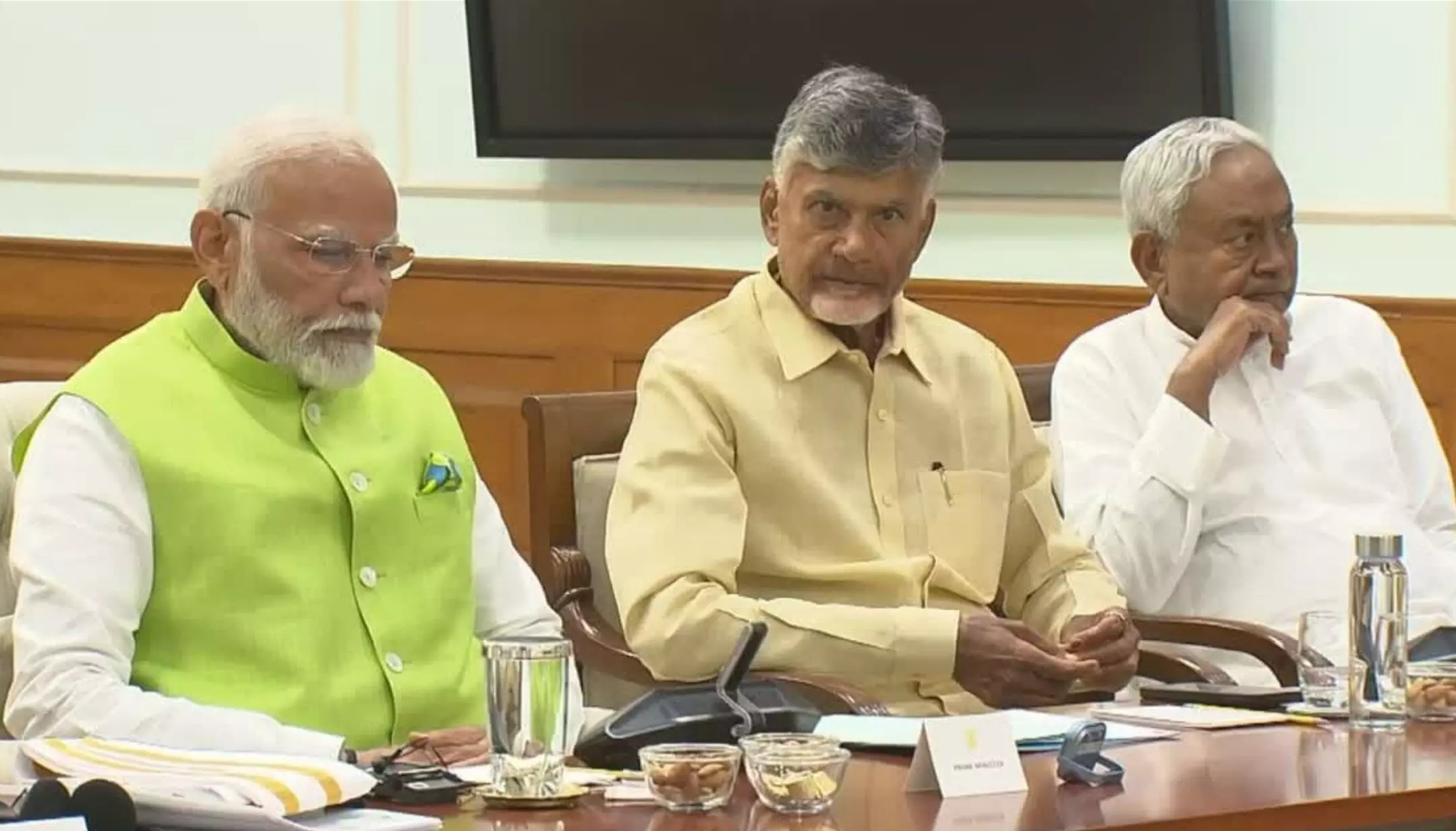 एनडीए संसदीय दल की बैठक में नरेंद्र मोदी को संसदीय दल का नेता चुना गया, 9 जून को शपथ ग्रहण