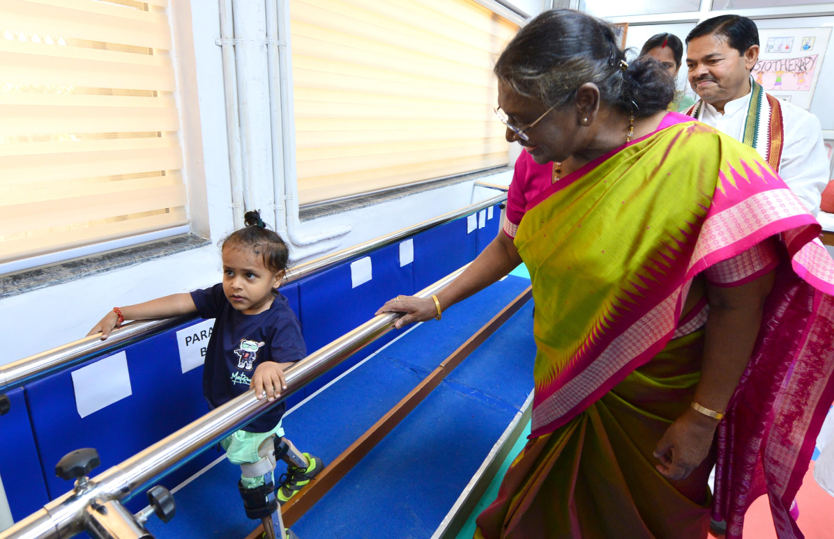 समाज की प्रगति को दिव्यांगजनों के प्रति संवेदनशीलता से मापा जा सकता है : राष्ट्रपति