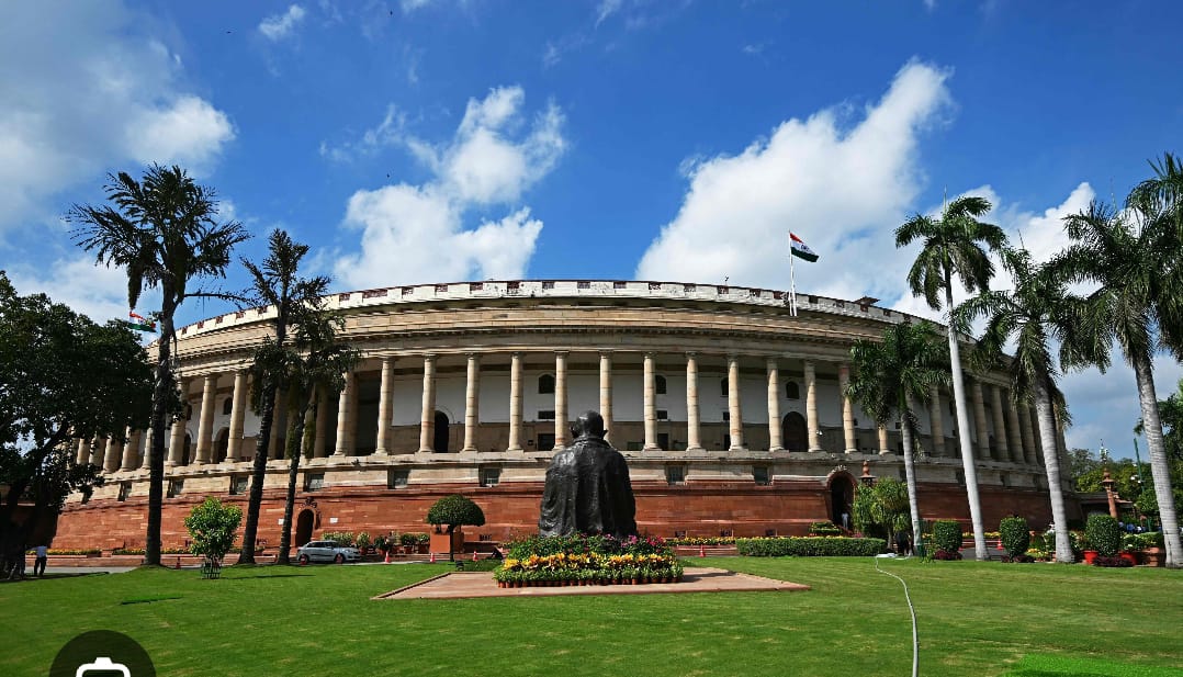 लोकसभा सचिवालय ने कांग्रेस के आरोपों को किया खारिज, संसद से महापुरुषों की प्रतिमाओं को हटाने का लगाया था आरोप