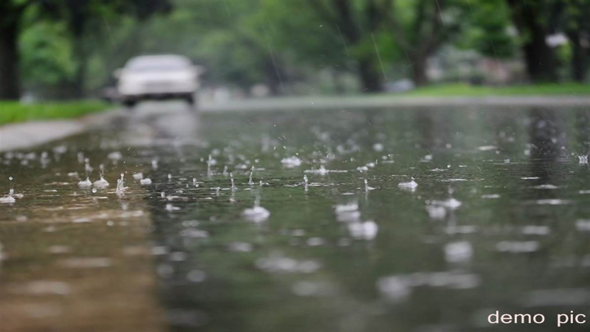 Weather Alert: भीषण गर्मी के बाद अब दिल्ली-एनसीआर में बारिश से राहत, जानें मौसम विभाग ने मॉनसून को लेकर क्या कहा