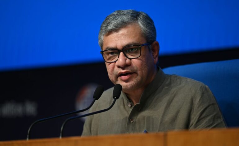 माइक्रोसॉफ्ट सर्वर में आई तकनीकी खराबी के बीच केंद्रीय मंत्री अश्विनी वैष्णव ने कहा- ”NIC नेटवर्क प्रभावित नहीं है”