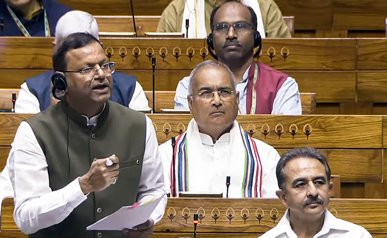 प्रधानमंत्री जनधन योजना के तहत देश में 52.81 करोड़ पीएम जन-धन खाते, 2.30 लाख करोड़ रुपये जमा