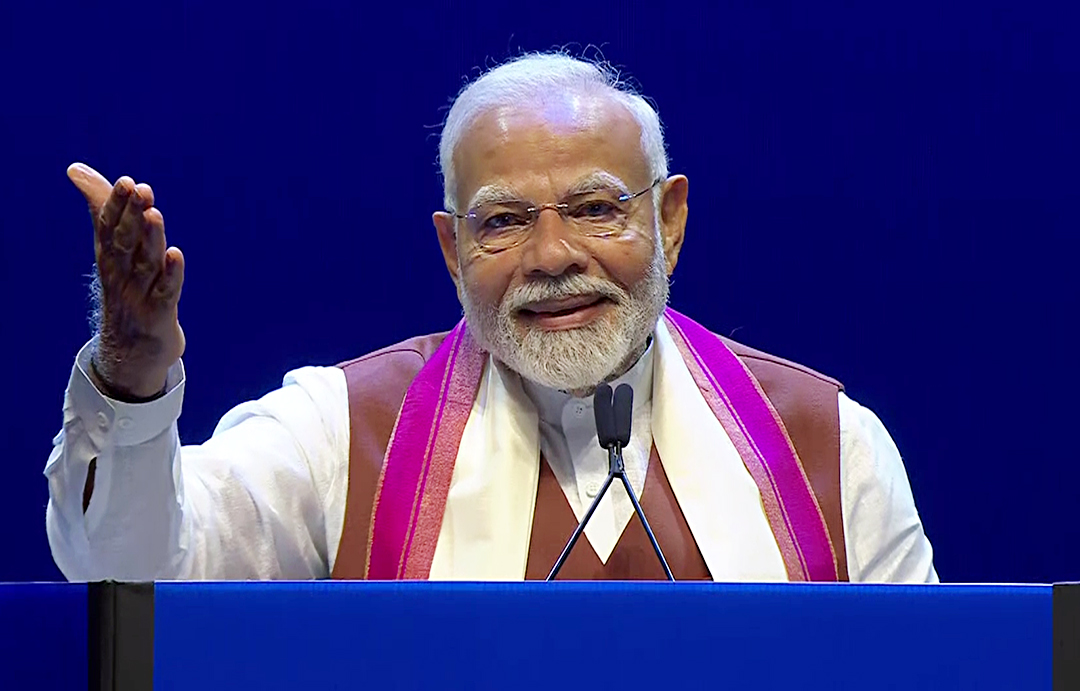 प्रधानमंत्री नरेन्द्र मोदी ने 45वें शतरंज ओलंपियाड में 2 स्वर्ण पदक जीतने पर भारतीय टीम की प्रशंसा की