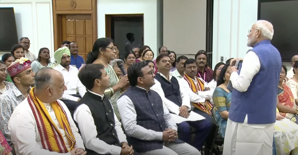 पीएम मोदी ने शिक्षकों के साथ किया संवाद