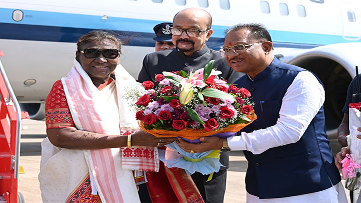 राष्ट्रपति ने एम्स रायपुर के द्वितीय दीक्षांत समारोह में मेधावी विद्यार्थियों को किया सम्मानित