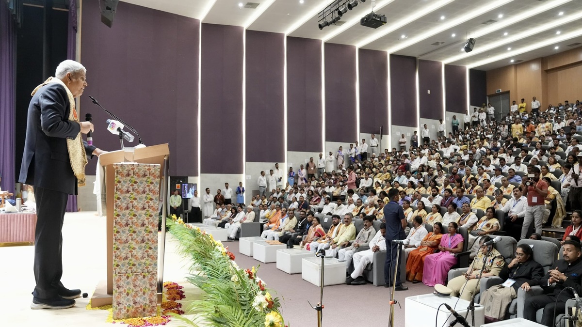 स्‍वतंत्रता के इतिहास के साथ छेड़छाड़ की गई, वंचितों को नहीं मिला श्रेय: धनखड़