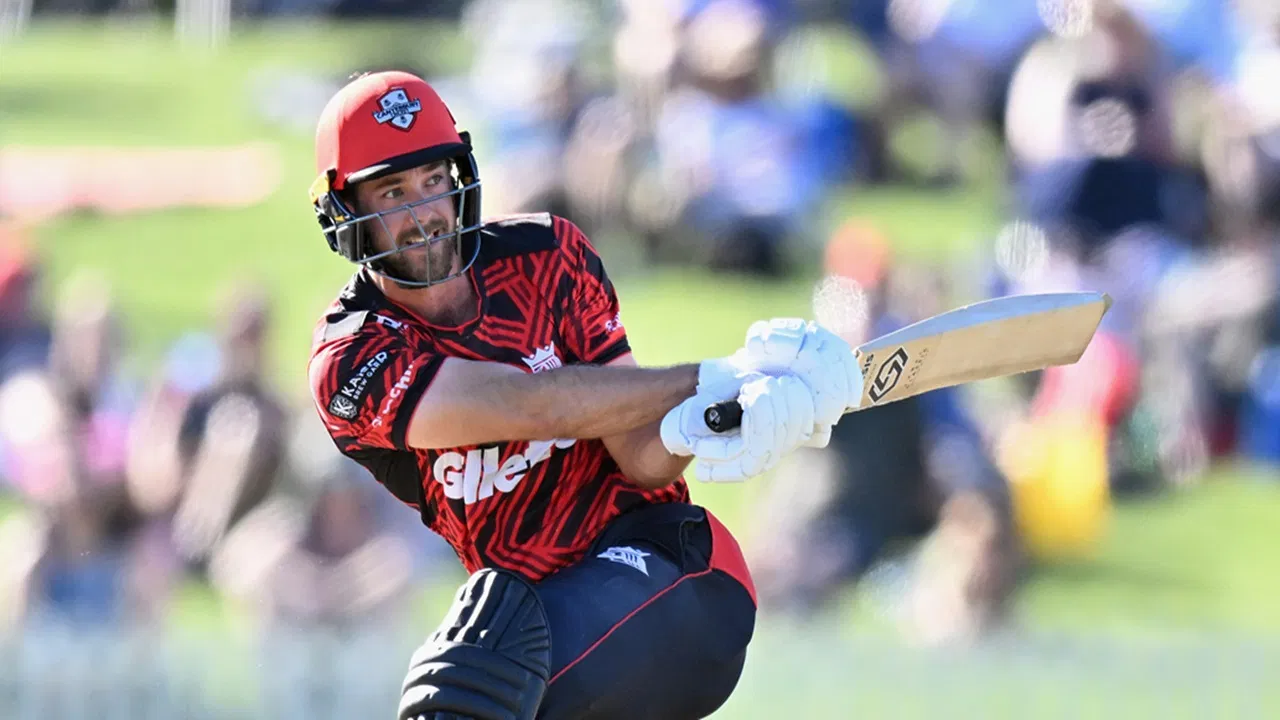 न्यूजीलैंड के बैटर ने ठोका सबसे तेज दोहरा शतक, भारतीय ओपनर का रिकॉर्ड तोड़ा,