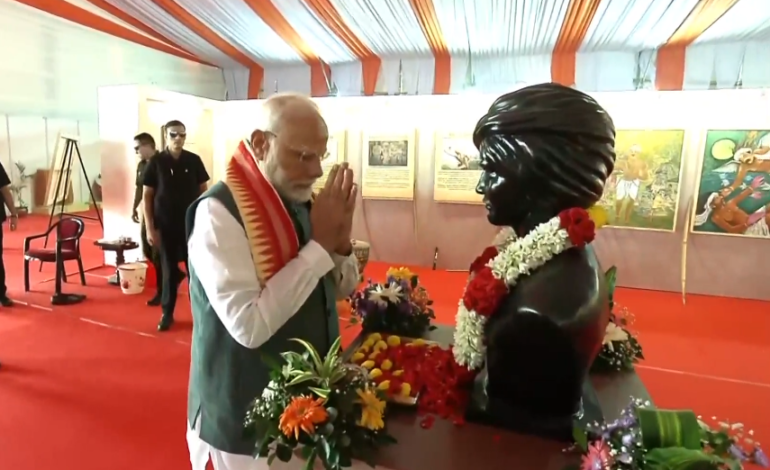 बिहार : जनजातीय गौरव दिवस पर पीएम मोदी ने बिरसा मुंडा को दी श्रद्धांजलि, पारंपरिक नृत्य और ढोल कार्यक्रमों में हुए शामिल