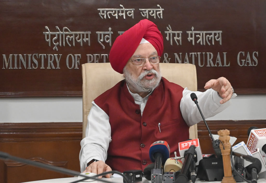 वैश्विक तनावों के बीच कच्चे तेल की कीमतें रहेंगी स्थिर, भारत के पास कई विकल्प मौजूद : हरदीप सिंह पुरी