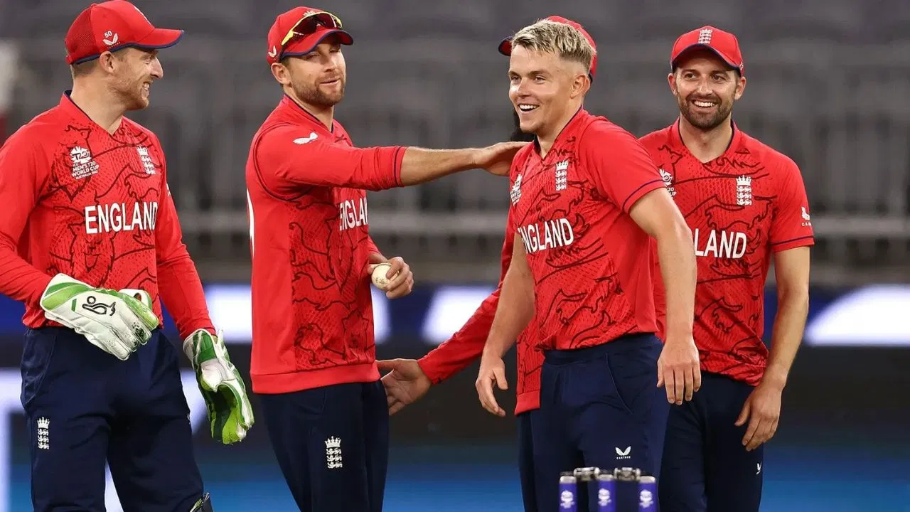 35 रन पर 5 विकेट गंवाने वाली टीम को कप्तान ने दिया बढ़िया स्कोर, फिर आई सैम करेन की आंधी और..