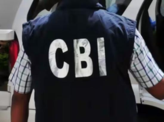 CBI ने रिश्वत लेने के मामले में सात कर्मचारियों को गिरफ्तार किया