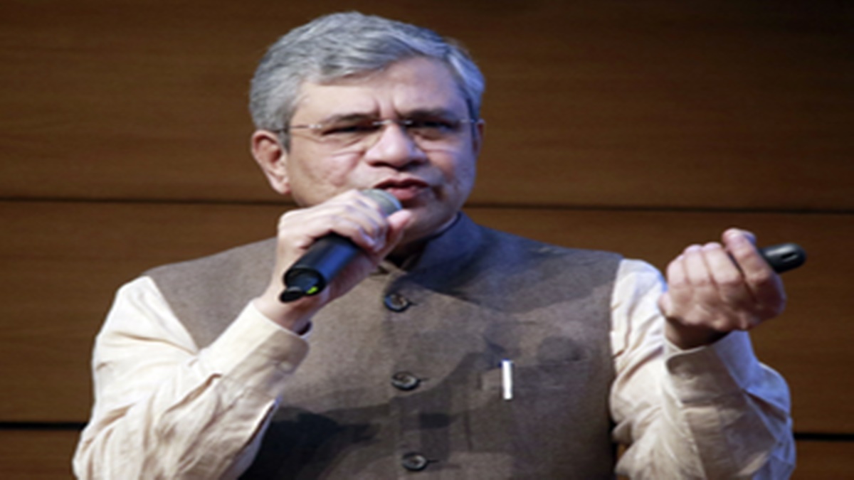 भारतीय रेलवे की सेवाओं में सुधार, कोविड से पहले की तुलना में बेहतर हुआ ट्रेनों का परिचालन: केंद्रीय मंत्री अश्विनी वैष्णव