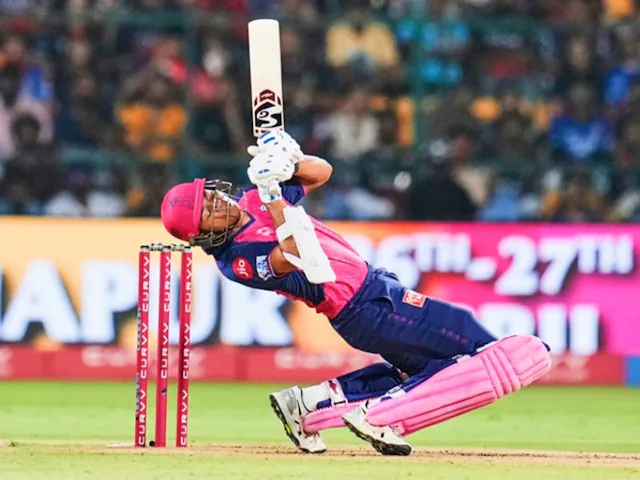 पहली गेंद पर यशस्वी जायसवाल ने फिर मारा छक्का, बना डाला गजब रिकॉर्ड, IPL में पहली बार हुआ ऐसा