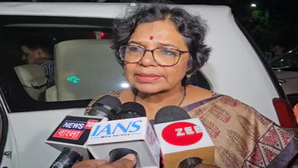 पश्चिम बंगाल के राज्यपाल से मिली राष्ट्रीय महिला आयोग की टीम, हिंसा प्रभावित क्षेत्रों के बारे में दी जानकारी